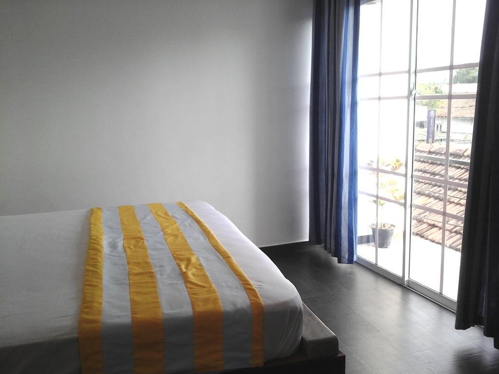 Petit Guest House Negombo Chambre photo