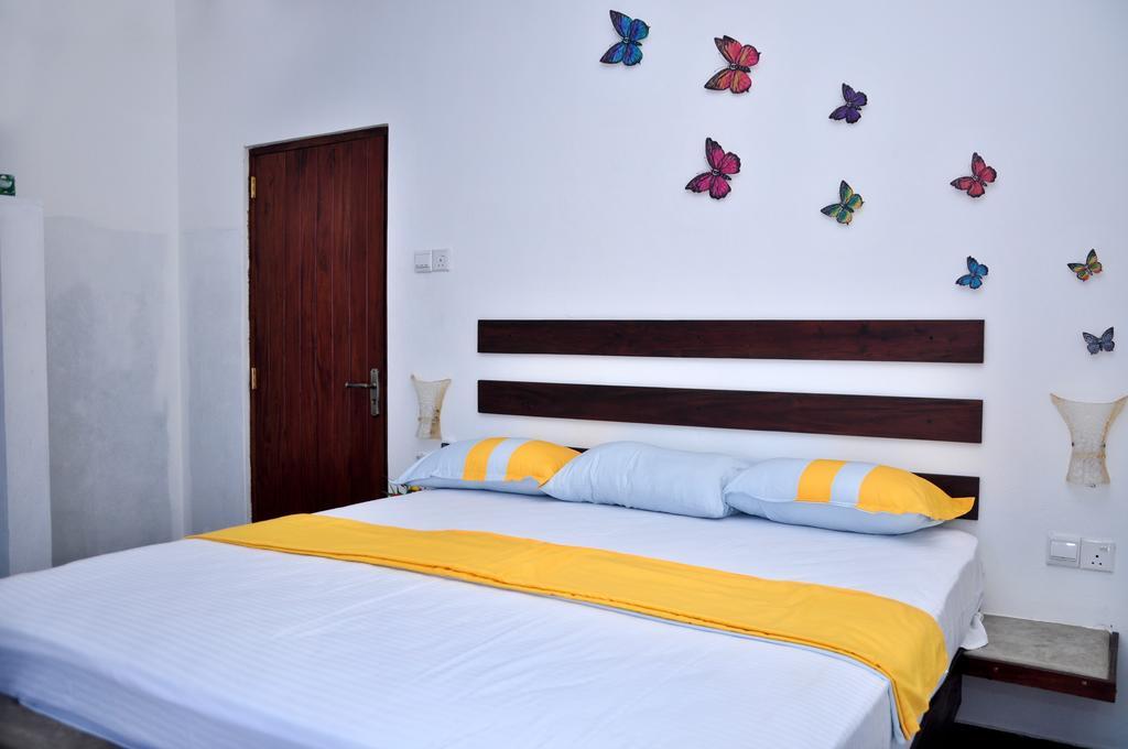 Petit Guest House Negombo Extérieur photo