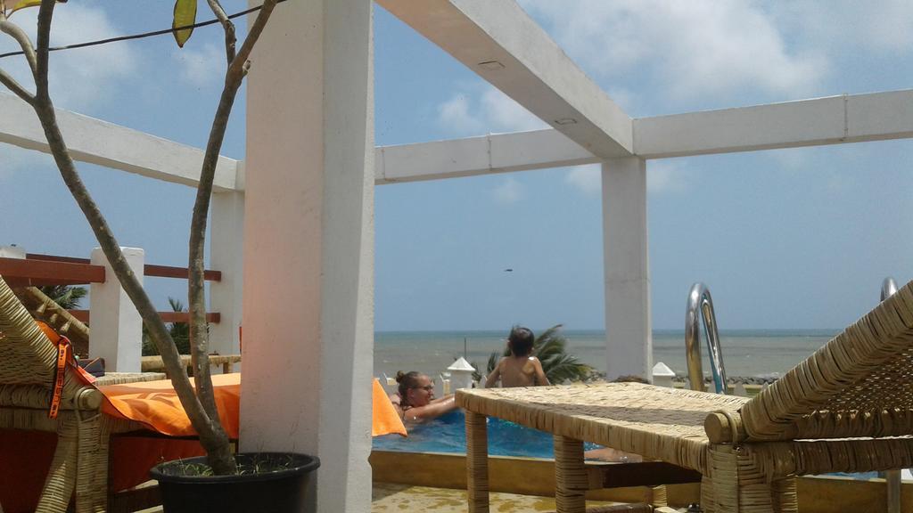 Petit Guest House Negombo Extérieur photo