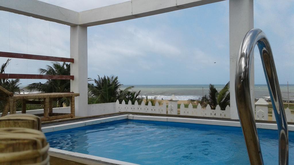 Petit Guest House Negombo Extérieur photo